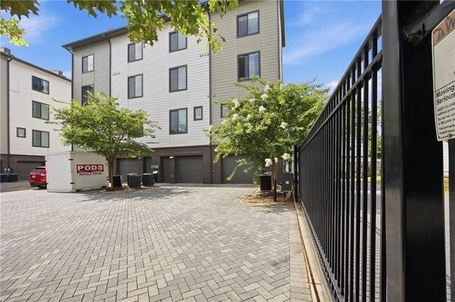 Photo - 211 Bass St SW