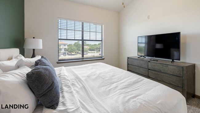 Photo - 3232 N Garland Ave Unit 7-18LW