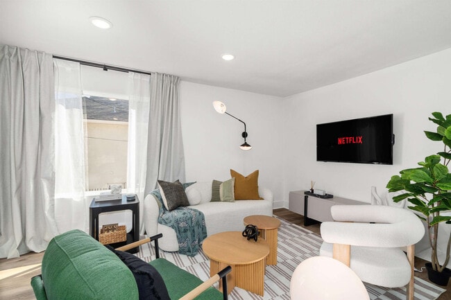 Building Photo - 1516 N Peak St Unit ID1044686P