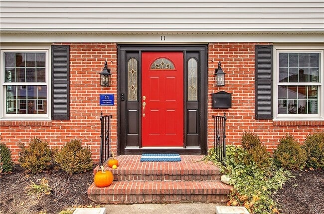 Photo - 11 Elmcroft Ave