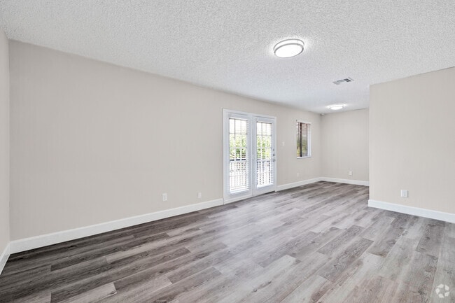 2BR, 2BA - 1,000SF - Living Room - Haven at Briargrove