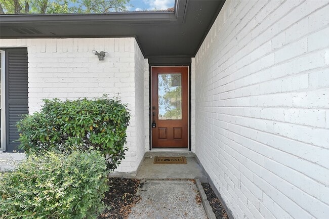 Photo - 9611 Camrose Ct