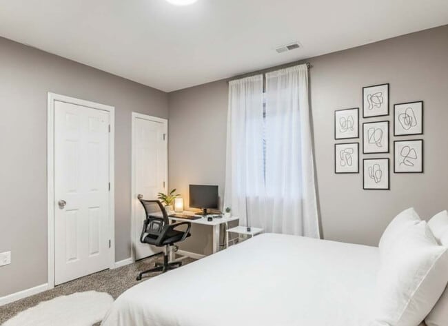 Photo - 2424 Lyndale Ave S Unit SI ID1250777P