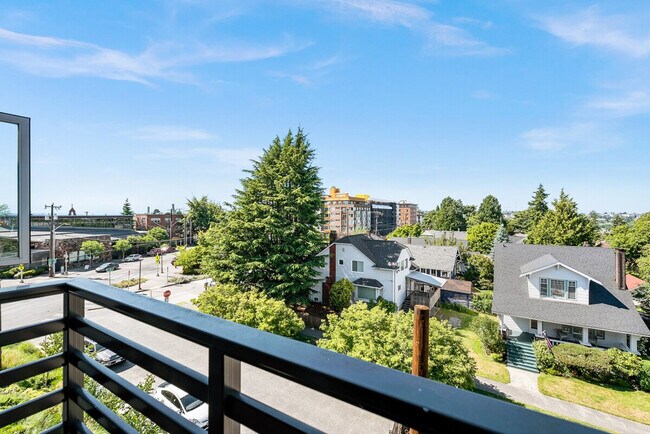 Photo - 1801 S McClellan St Unit ID1284572P