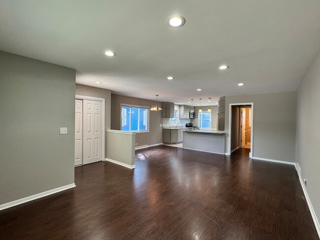 Photo - 205 W Euclid Ave