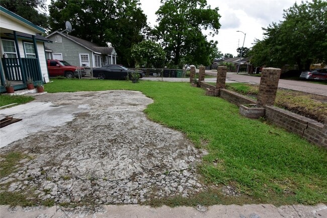 Photo - 6229 Clover Ridge St