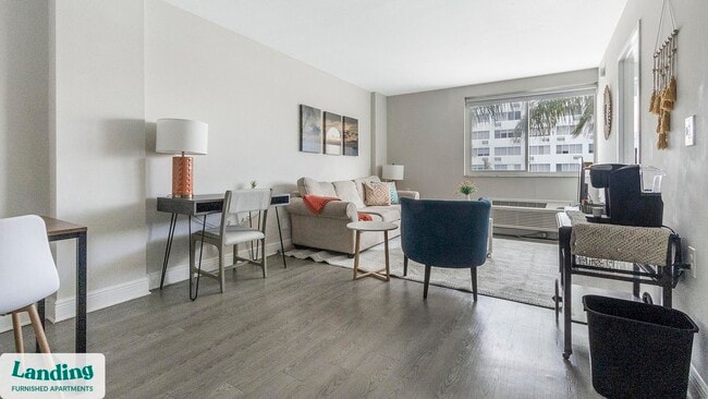 Photo - 305 Dr. M.L.K. Jr St S Unit 244.1403559