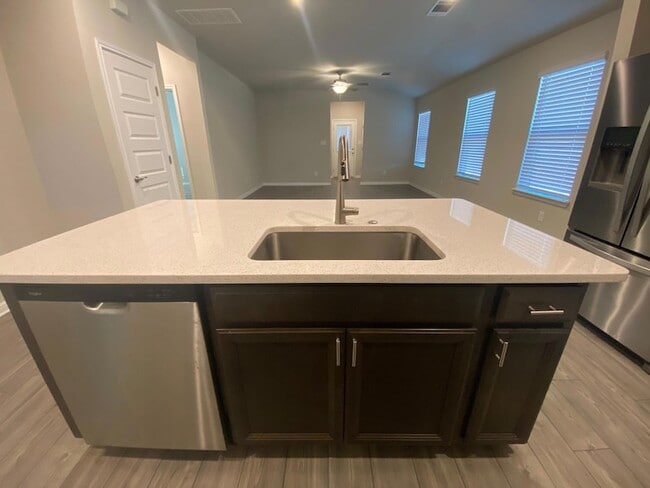 Photo - 10301 Mager Ln