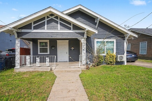 Photo - 4805 Belmont Ave