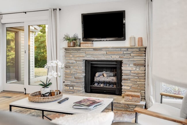 Photo - 2890 N Mountain Rd Unit ID1324061P