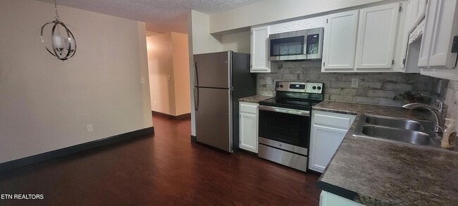 Photo - 710 Dailey Ave