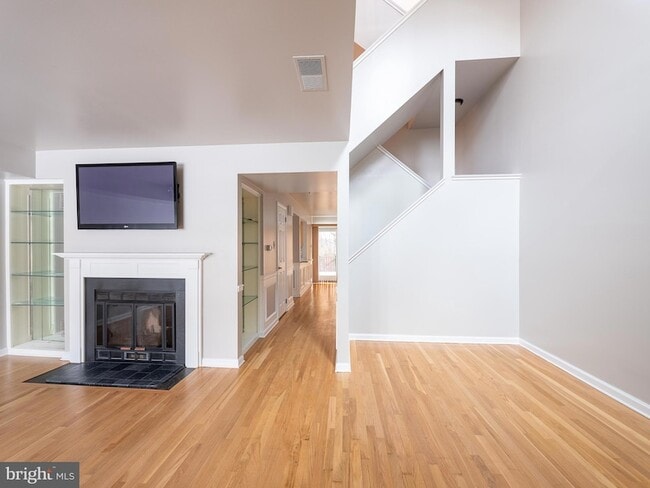 Photo - 7 Ingham Way