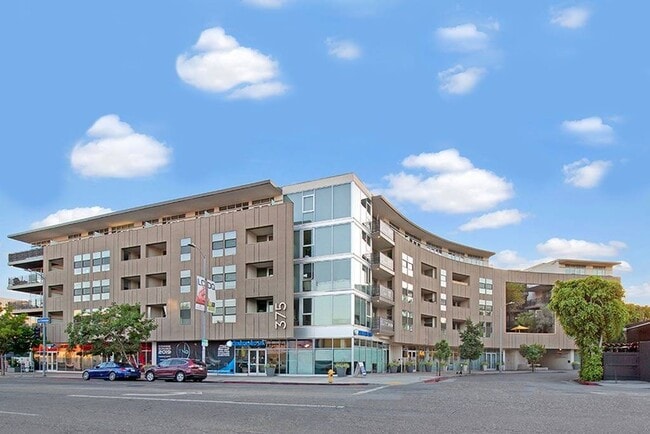 Sophisticated Living: Fiona Apartments West Hollywood - Fiona