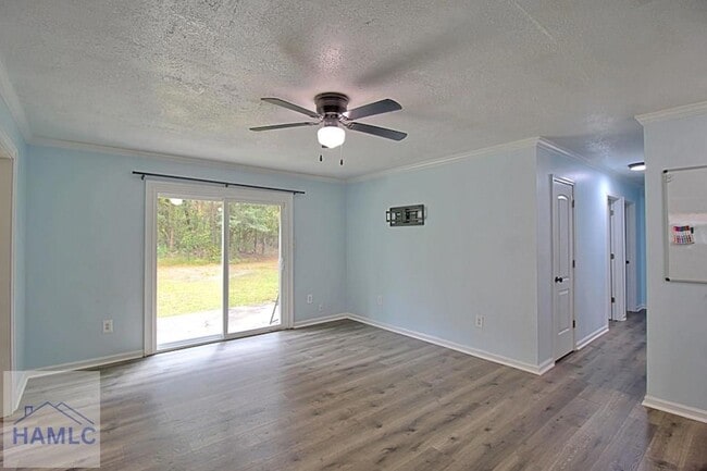 Photo - 1062 Kelly Dr