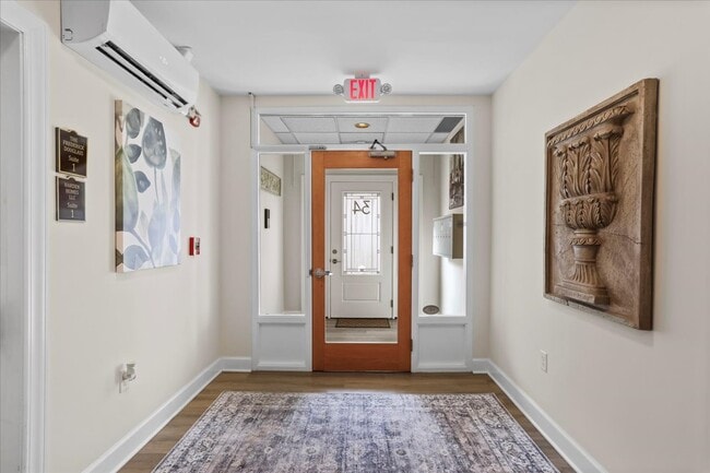 Photo - 34 W Franklin St