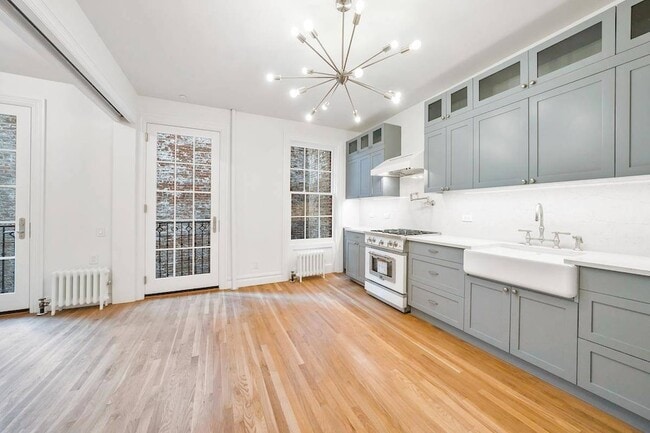 Photo - 422 Hudson St Unit 3