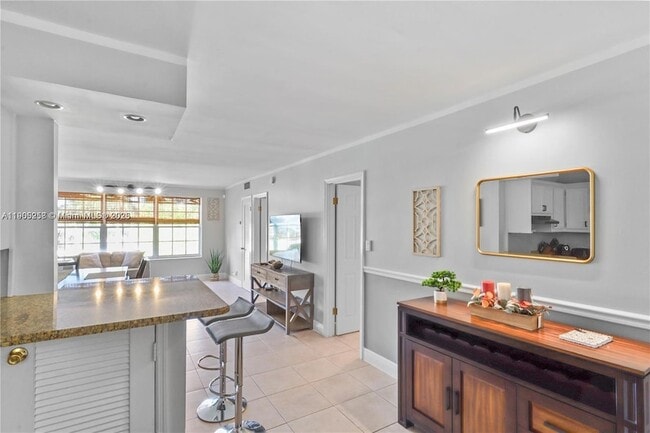 Photo - 2420 SE 17th St Unit 301