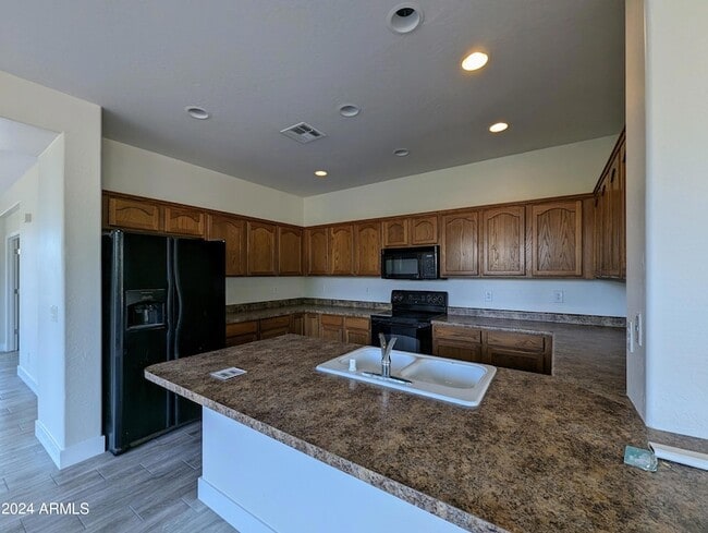 Building Photo - 15432 W Tasha Cir