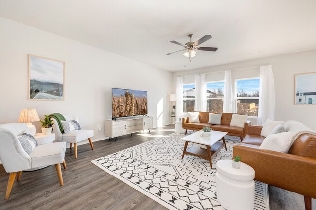 Building Photo - 930 E Swift Dr Unit ID1221830P