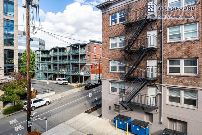 Photo - 526 Yale Ave N Unit FL4-ID928