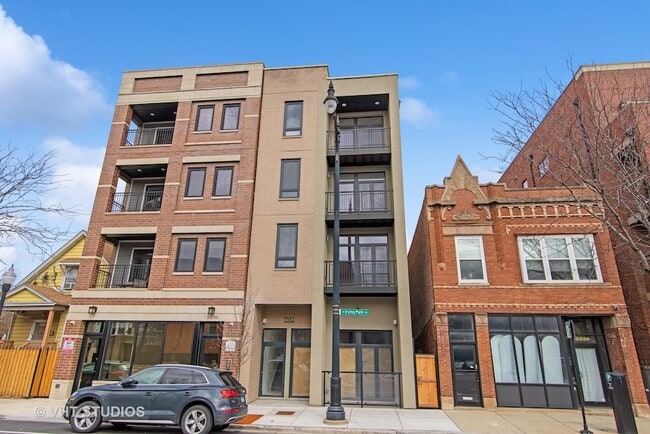 Building Photo - 3332 W Irving Park Rd Unit 3
