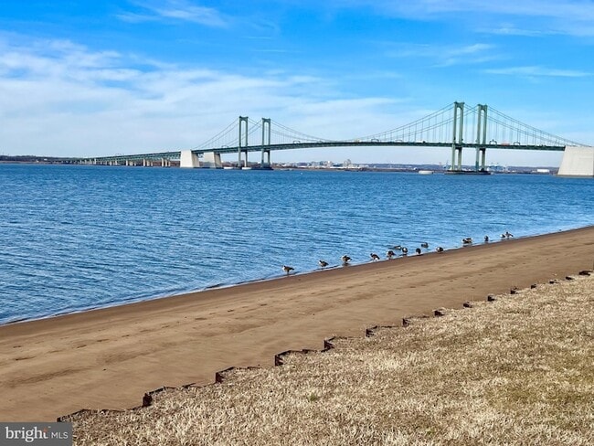 Photo - 289 N River Dr