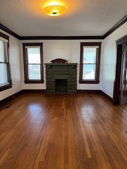 Building Photo - 20 S Auburndale St