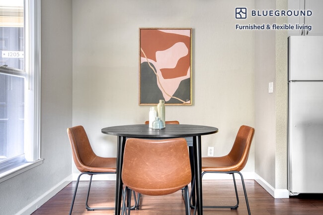 Photo - 1220 N Fair Oaks Ave Unit FL2-ID839