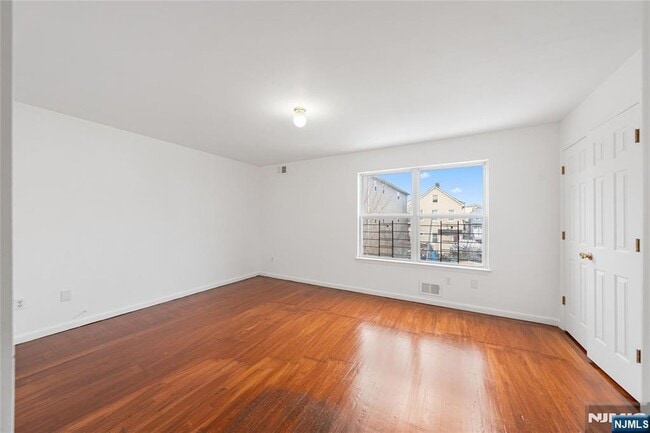 Photo - 53 S Second St