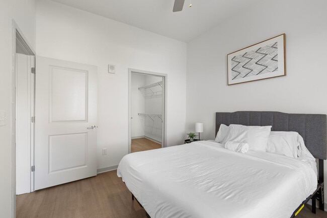 Photo - 633 E Main St Unit ID1014613P