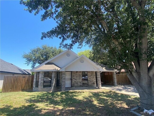 Photo - 2203 E Coma Ave