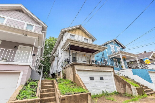 Photo - 224 Bank Ave