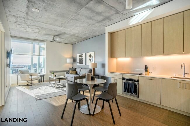 Building Photo - 549 S Harvard Blvd Unit 212