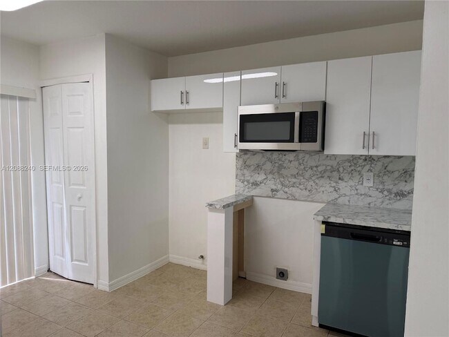 Photo - 2910 SE 13th Rd Unit 10444