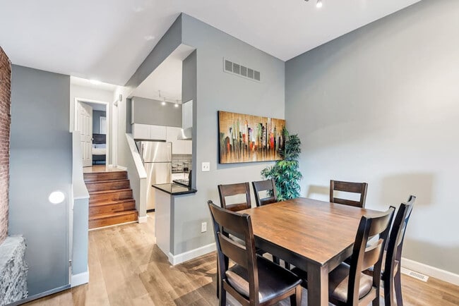 Photo - 713 Barton St Unit ID1031858P