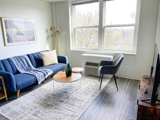 Building Photo - 2515 Burnet Ave Unit ID1036866P