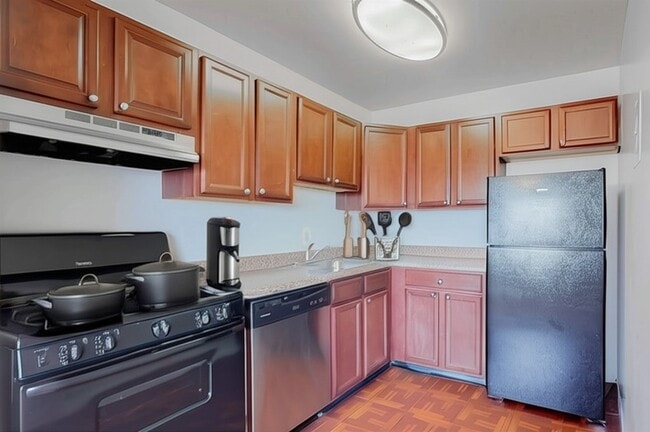 Photo - Marlow Garden and Towers