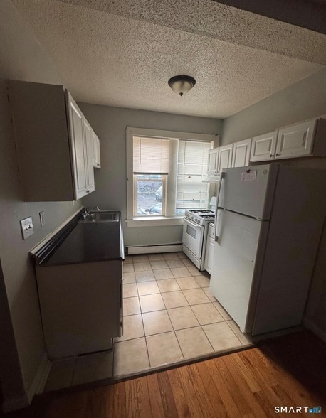 Photo - 335 Wells St Unit 2