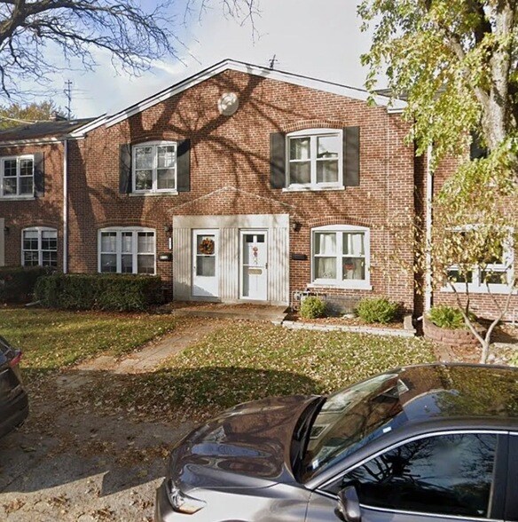 Photo - 2950 Des Plaines Ave