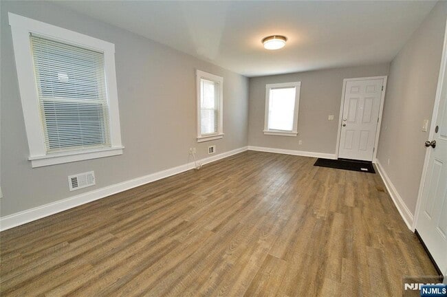 Photo - 116 Maple Ave Unit 4