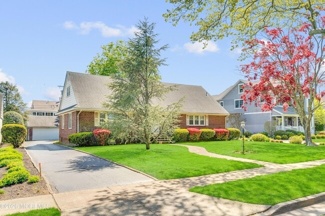 Photo - 508 Crescent Pkwy