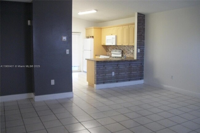 Photo - 9307 NW 121st St