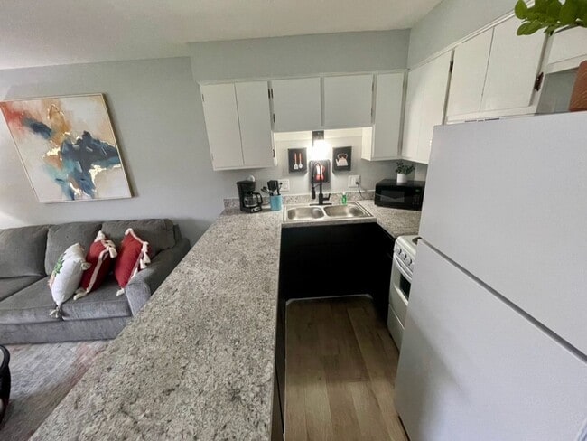 Photo - Western Hills Apartments