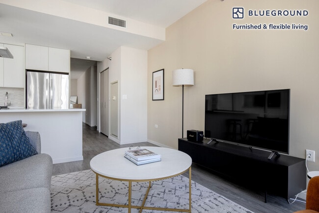 Photo - 8 E Huron St Unit FL9-ID972