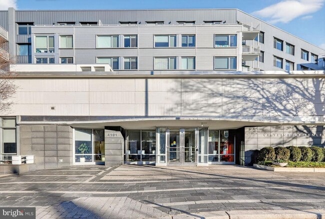 Building Photo - 4101 Albemarle St NW Unit 321