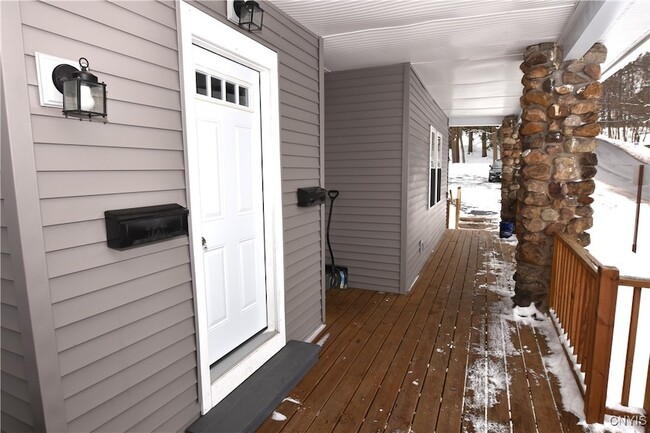 Photo - 137 Genesee St