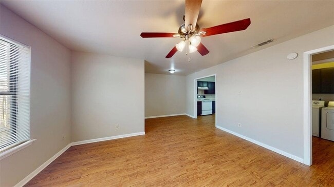 Photo - 2807 Longmire Dr Unit B