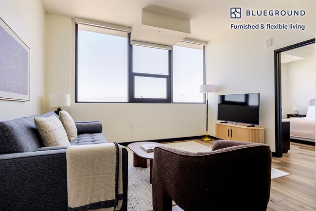 Building Photo - 2500 Wilshire Blvd Unit FL13-ID1352