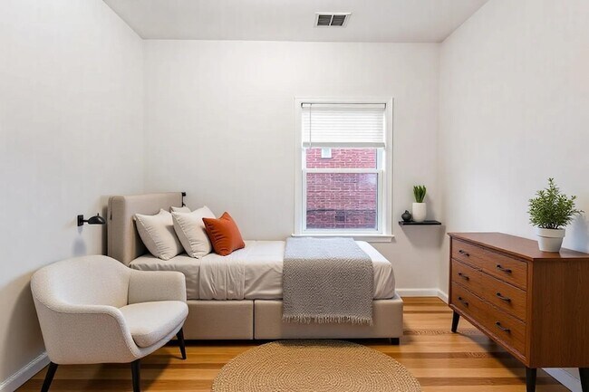 Photo - 43 Manhattan Ave