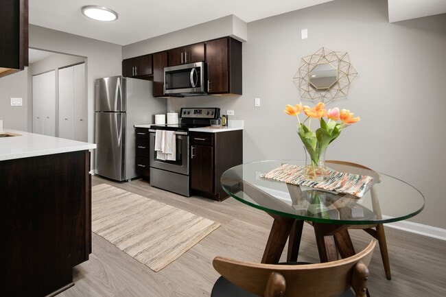 Building Photo - Central Park East